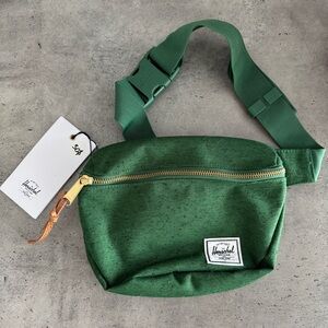 BNWT Herschel Green Belt Bag